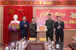 Thiếu tướng La Công Phương thăm, chúc tết tại huyện Định Hóa (Thái Nguyên)